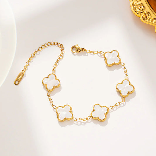 Clove Bacelet - White